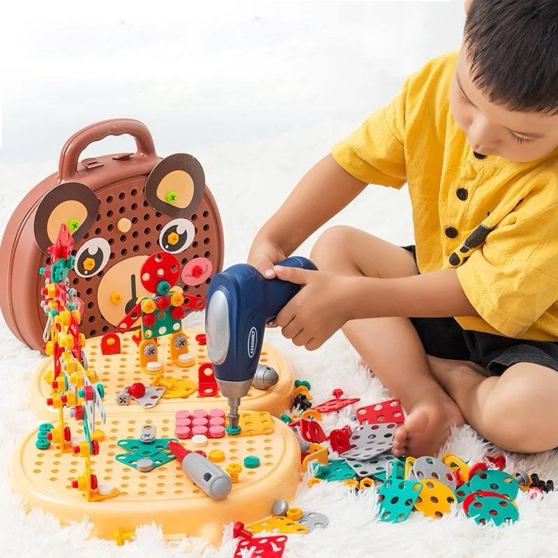 SCREW PUZZLE SUITCASE